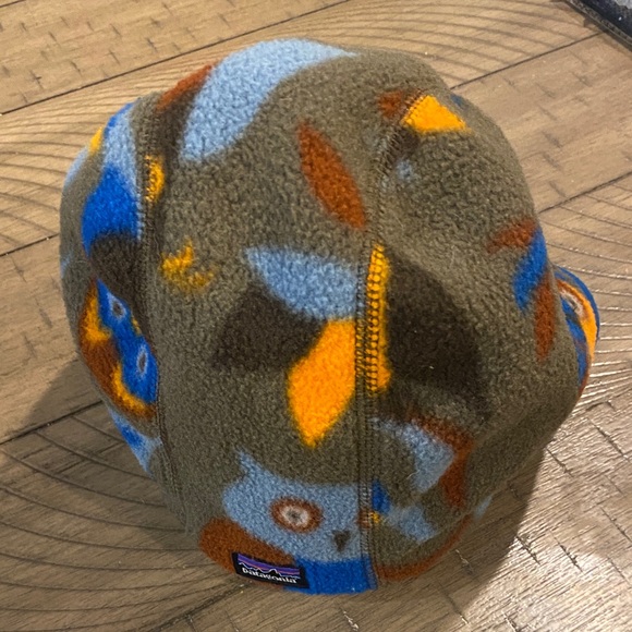 Patagonia Kids Fleece Hat with Animal Print - Blue and Orange baby - Picture 5 of 5